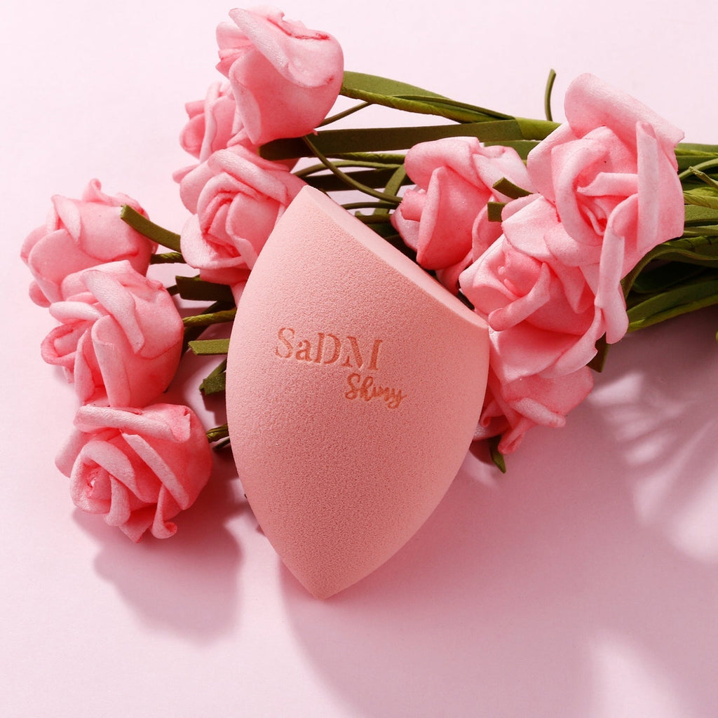 How to use a makeup sponge for beginners:<br> The bouncing technique