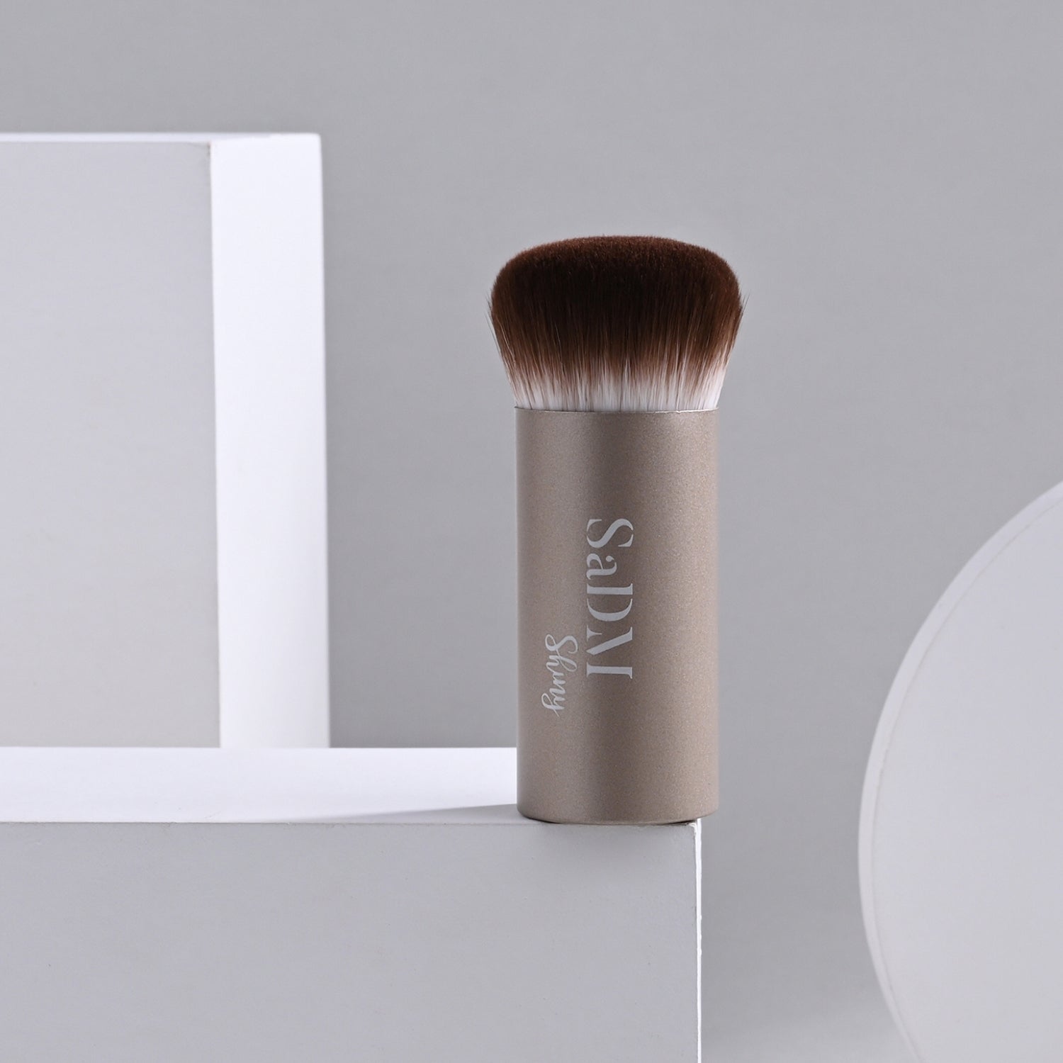 Tired of the cakey foundation?<br>How a flat top kabuki brush can solve your problem